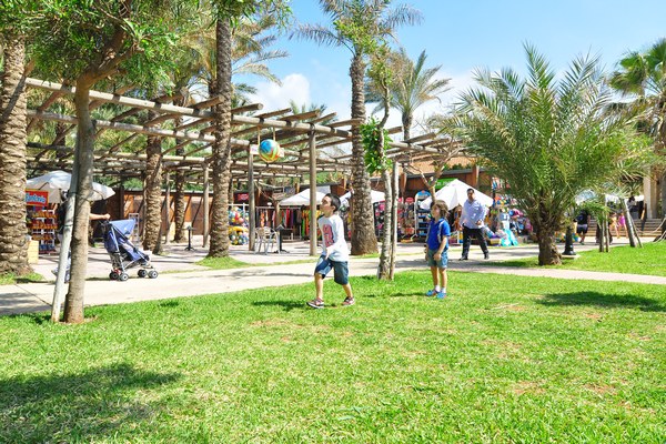 Easter Celebration At Edde Sands